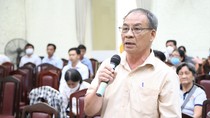 Cử tri phường Phước Long B, TP Thủ Đức, TPHCM nêu ý kiến  tại buổi tiếp xúc cử tri trước kỳ họp thứ 8 HĐND TPHCM khóa X. Ảnh: THU HƯỜNG