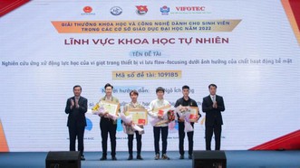 Trao giải thưởng KHCN dành cho sinh viên